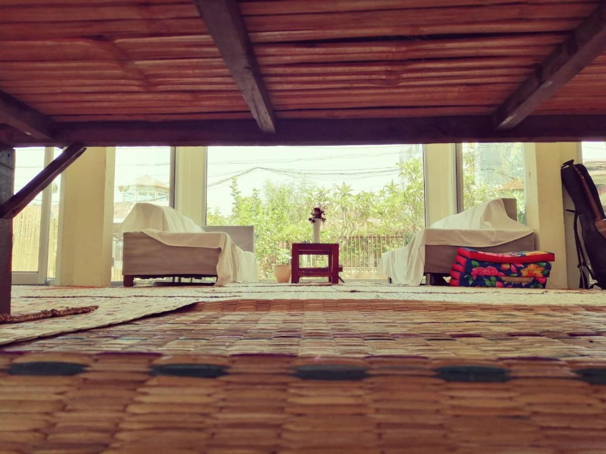 Vanpila Savannakhet Esterno foto